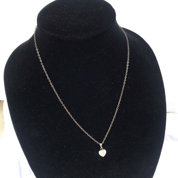 Tiny Shiny Pearly Heart shaped necklace. - Picture 2 of 10